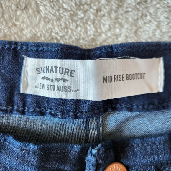 NWT SIGNATURE LEVI STRAUSS Mid Rise Bootcut Simply Stretch Jeans - Picture 7 of 8